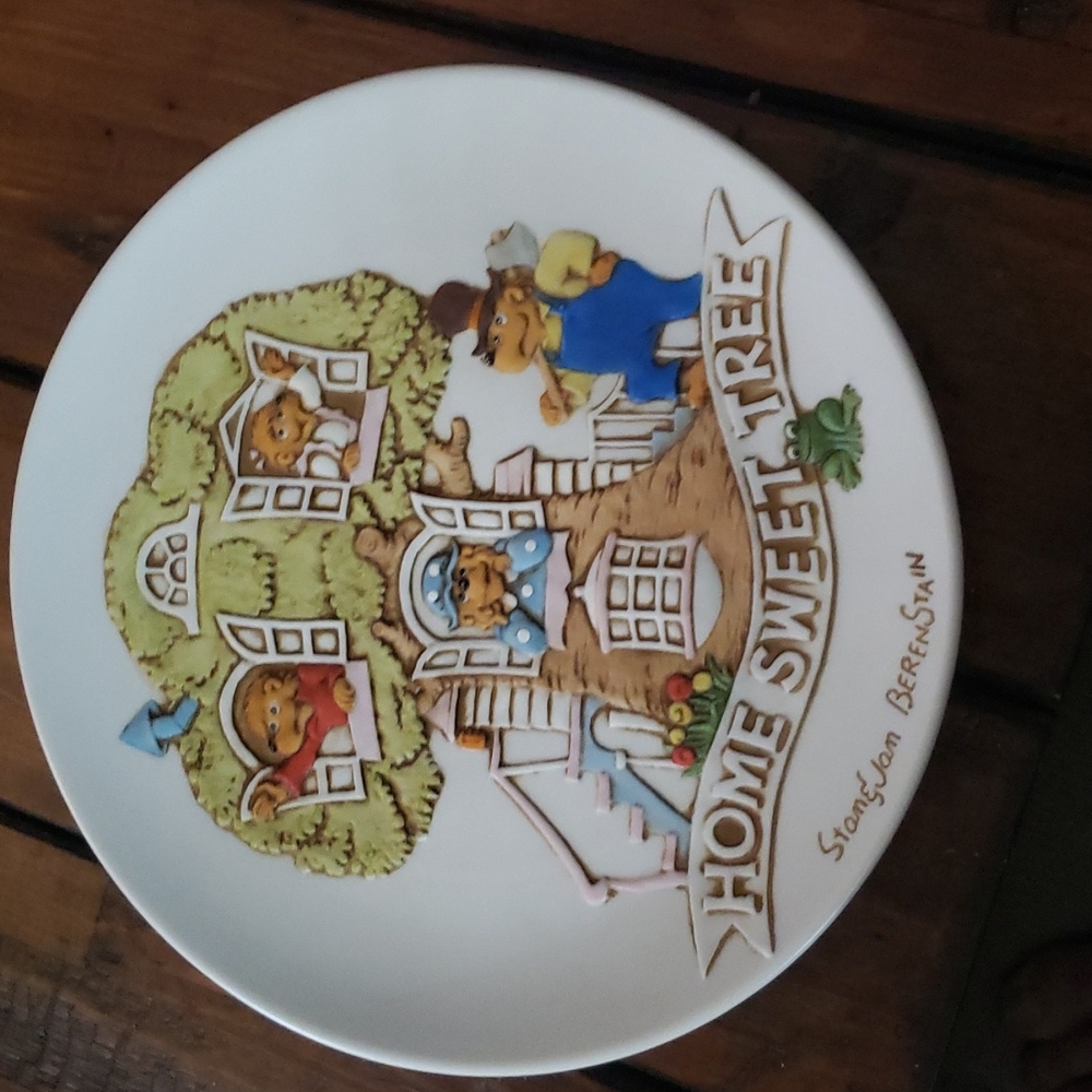 Home Sweet Tree Berenstain Bears collector plate